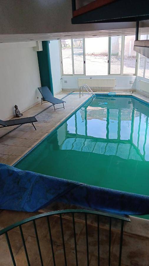 Gîte pour 4 personnes, avec piscine et terrasse ainsi que sauna et jacuzzi à Ancy-le-Franc - 4