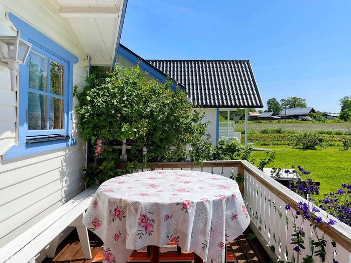 Charmig trädgårdsstuga i Levide in Gotland