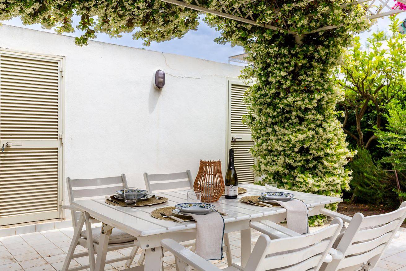 Ganze Wohnung, Ferienwohnung für 8 Personen mit Balkon/Terrasse in Geremeas, Maracalagonis