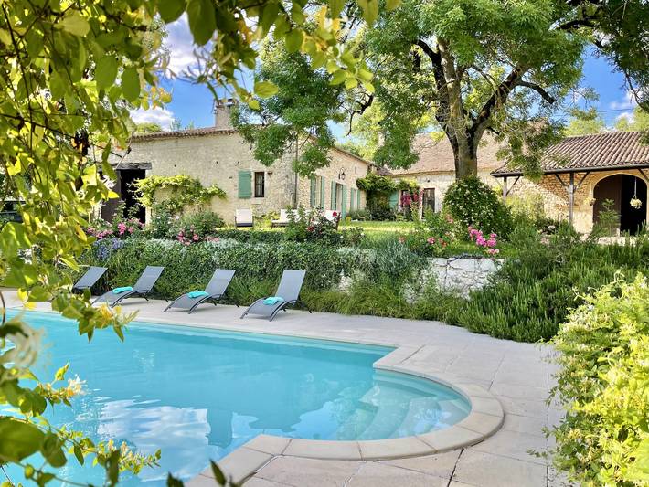 Gîte pour 3 personnes, avec piscine, adapté aux familles