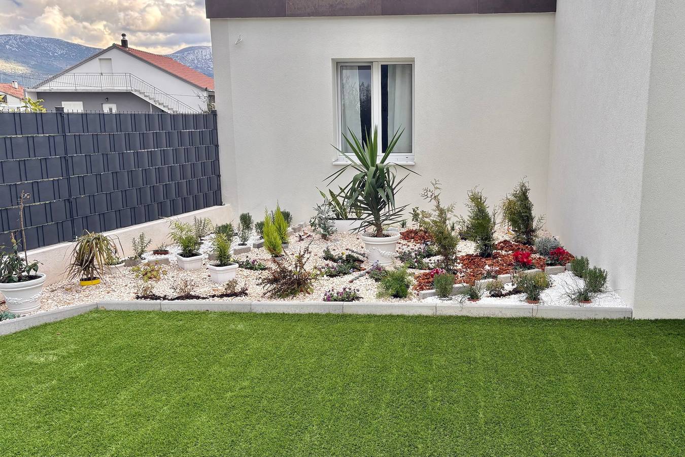 Entire apartment, Three bedroom apartment with terrace Kaštel Štafilić, Kaštela A-25136-a in Kastel Novi, Kaštela