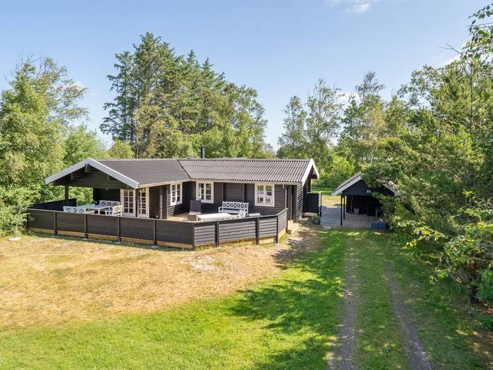 Feriehus for 6 personer, med terrasse i Jerup