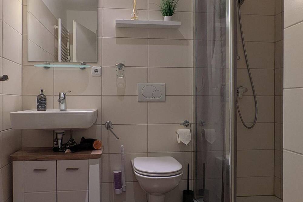 Ganze Wohnung, Ferienwohnung mit Seeblick - Appartement/Fewo, Dusche, Wc, Seeblick in Bad Segeberg, Kreis Segeberg