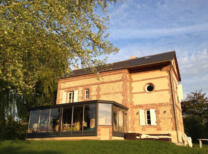 Gîte pour 8 personnes, avec terrasse et jardin