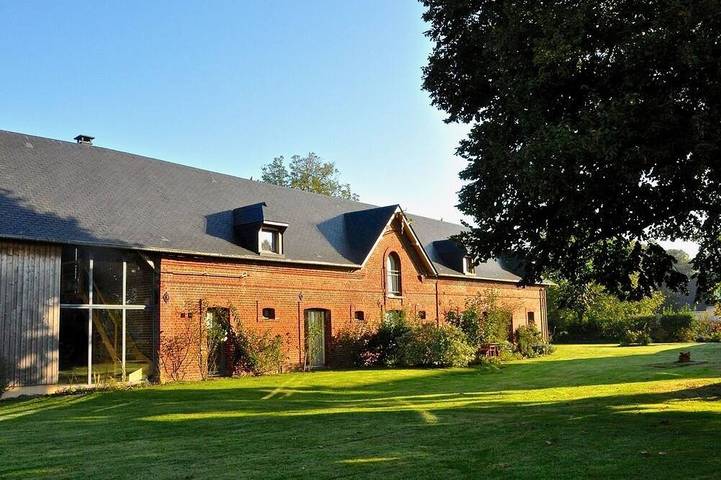 Location de vacances pour 10 personnes, avec jardin et terrasse à Fresne-le-Plan