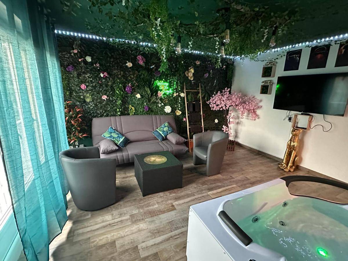 Appartement entier, The Jungle Spa Strasbourg in Schiltigheim, Région de Strasbourg