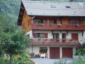 Gîte pour 6 personnes, avec terrasse à Alex (Annecy)