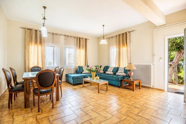 Feriehus for 6 personer, med balkong, barnevennlig i Platanias Kommune