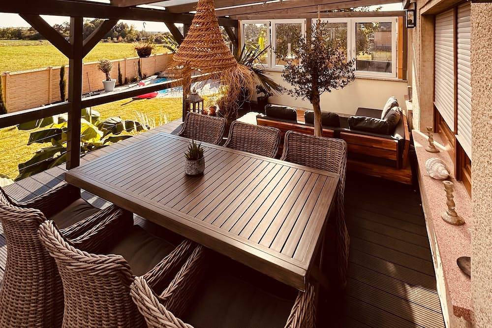 Pool, Sauna, Kamin und Blick ins Grüne in Pratau, Wittenberg