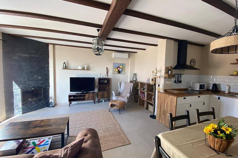 Apartamento entero, Alojamiento Rural El Refugio. Ideal para familias in Genalguacil, Provincia de Málaga