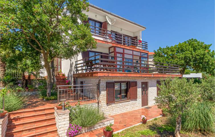 Ferienwohnung für 4 Personen, mit Garten in Novi Vinodolski - 2