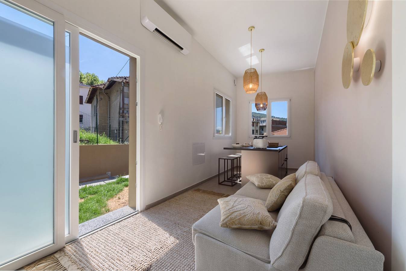 Hel leilighet, Suite with Garden, Private Parking, and Self-Service Breakfast Included in Como in Como, Provinsen Como