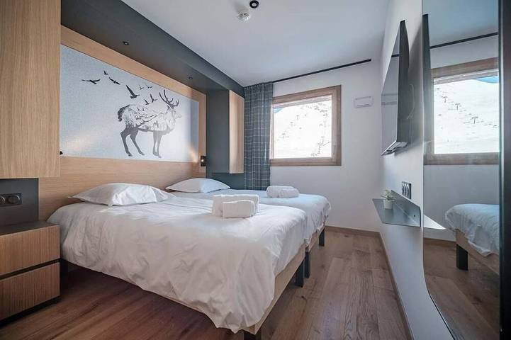 Gîte pour 8 personnes, avec Jacuzzi ainsi que Piscine et Sauna dans Office De Tourisme De Tignes Le Lac - 2