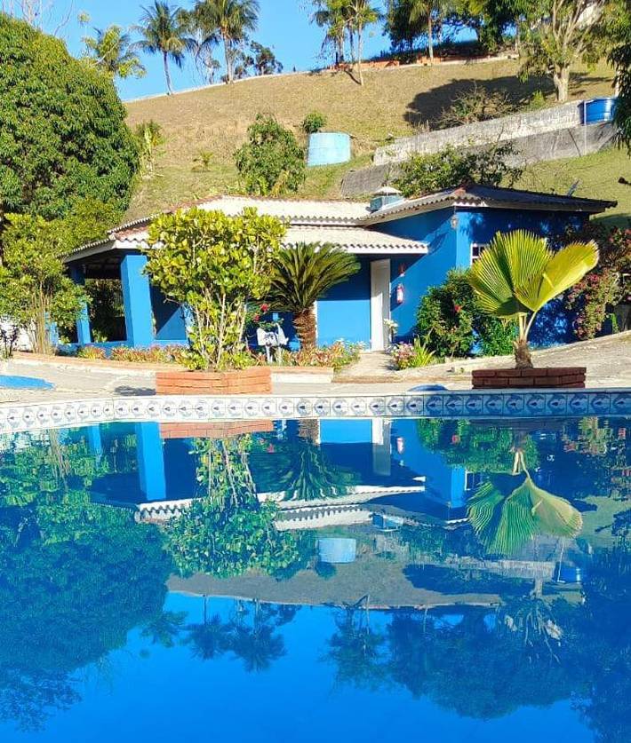 Pousadas para 4 pessoas, com jardim e piscina e ainda vista em São Sebastião (Brasil)