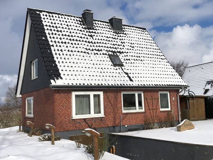 Ferienhaus für 4 Personen, mit Terrasse und Garten in Esgrus