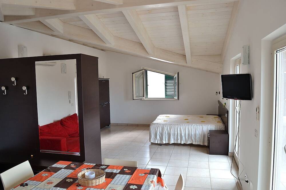 Entire apartment, Residence Zoe, open space apartment, 150 meters from the sea, city center. in Roseto degli Abruzzi, Adriatic Coast Abruzzo