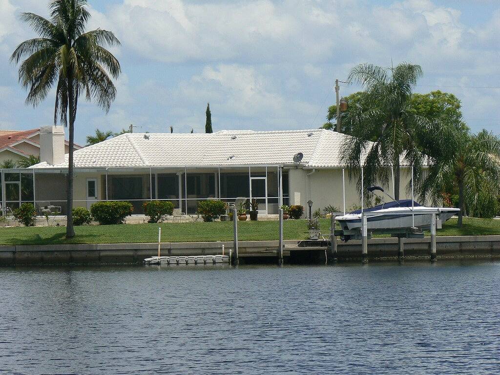 Sonnenliebhaber gesucht! Seien Sie den ganzen Tag und die ganze Nacht am Pool. Sommer-Specials! Buchen Sie noch heute in Punta Gorda Isles, Punta Gorda