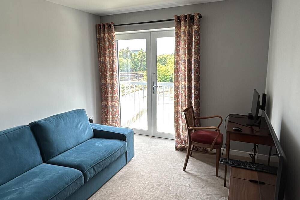 Entire apartment, In the heart of Guildford and the Surrey Downs, 35 minutes by train from London in Guildford, Surrey