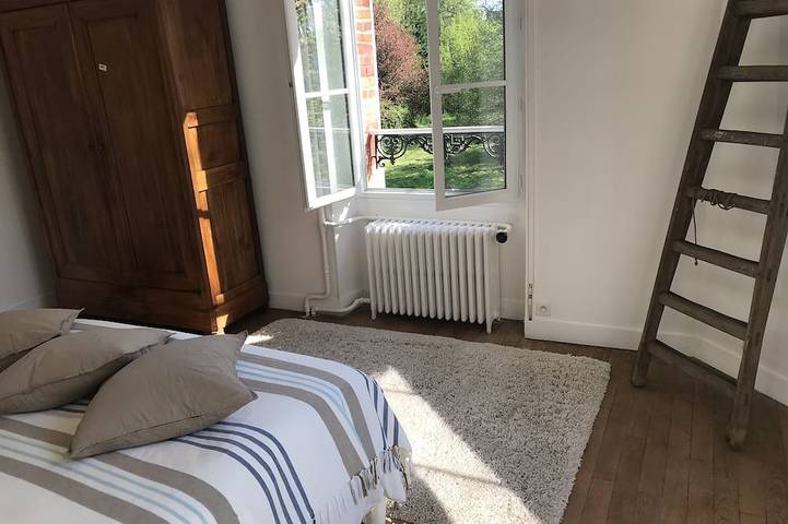 Location de vacances pour 9 personnes, avec terrasse et jardin à Salbris - 3