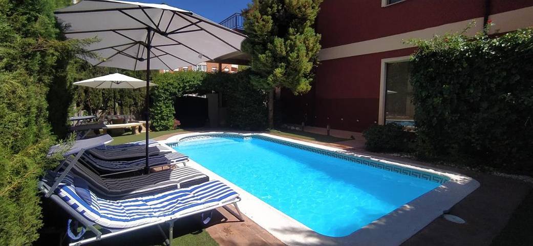 Casa rural para 16 personas, con jacuzzi además de jardín y piscina en Biar - 2