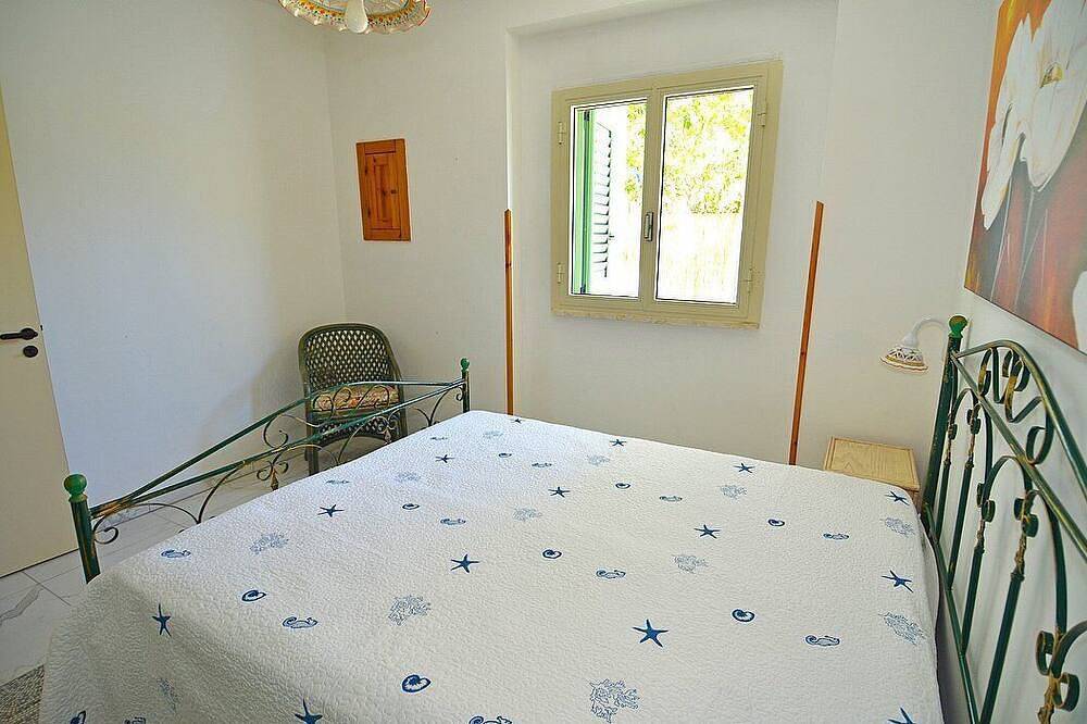 Casa Nima: A welcoming independent house situated at a short distance from the beach, with Free Wi-Fi. in Marina di San Gregorio, Patù
