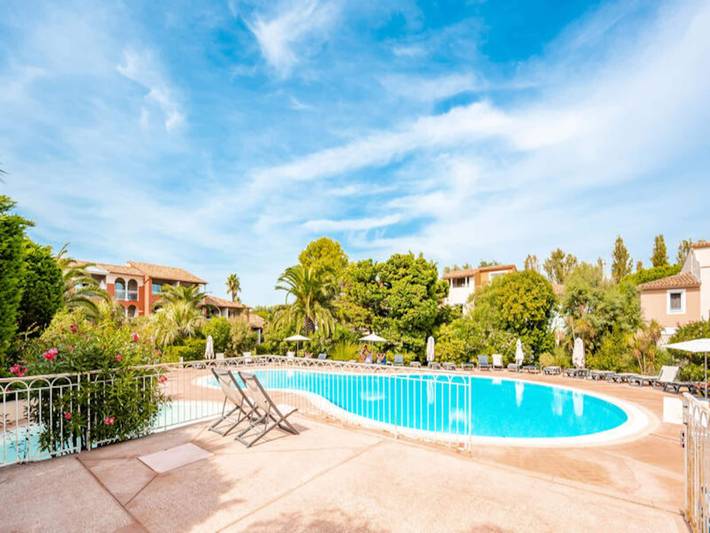 Ferienwohnung für 5 Personen, mit Pool und Terrasse, kinderfreundlich in Giens