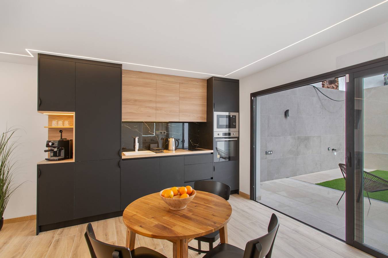 Apartamento entero, Estudio de vacaciones 'Odi Suite Room' con terraza privada y Wi-Fi in Maspalomas, San Bartolomé de Tirajana