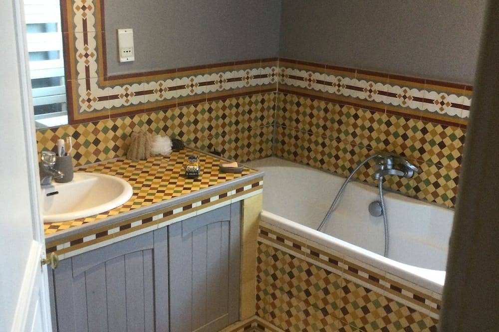 Villa 140 m2 tt confort, avec piscine, quartier residentiel calme, 30 mns Vx Por in Marseille, Région de Marseille