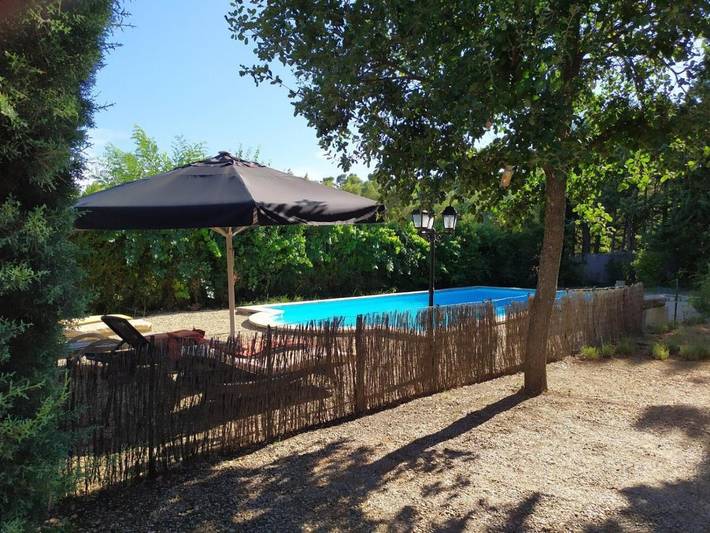 Location de vacances pour 6 personnes, avec Balcon et Terrasse ainsi que Jardin et Piscine à Peypin-d'Aigues