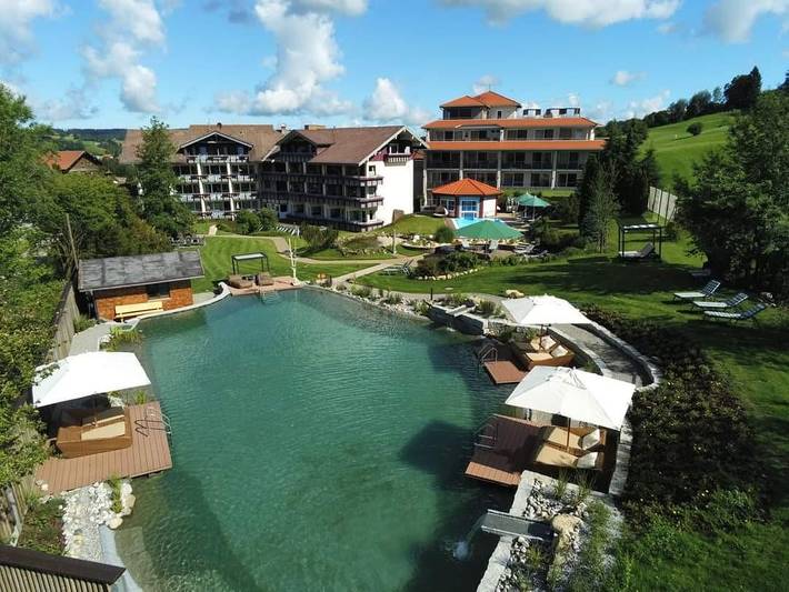 Hotel für 3 Personen, mit Balkon und Terrasse sowie Whirlpool und Garten in Oberstaufen