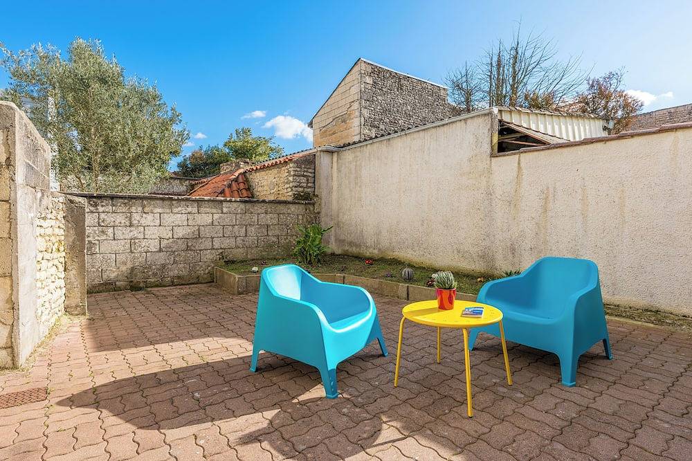 Completely renovated townhouse 10 minutes from downtown in Niort, Niort und Umgebung