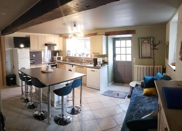 Gîte pour 6 personnes, avec vue ainsi que piscine et jardin dans Bords