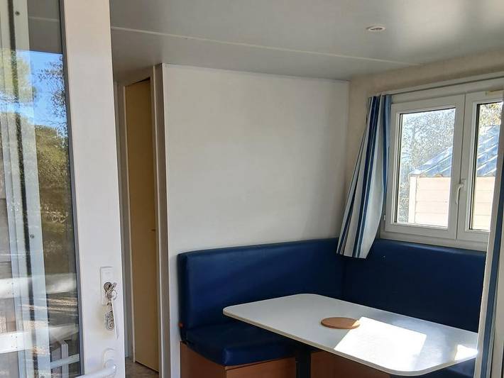 Camping Le Pinada - Mobilheim 5 personen - Louisiane - 2 Zimmer mit überdachter Terrasse - 22m² in Fabrezan, Mittelmeerküste (Frankreich)