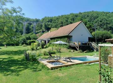Cottage pour 2 personnes, avec piscine ainsi que jardin et jacuzzi à Saint-Denis-lès-Martel