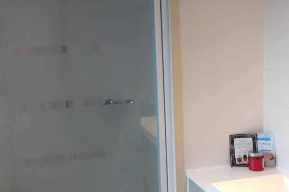 Camping 3 étoiles - Parc aquatique - cca0gde in Saint-Maime, Parc naturel régional du Luberon