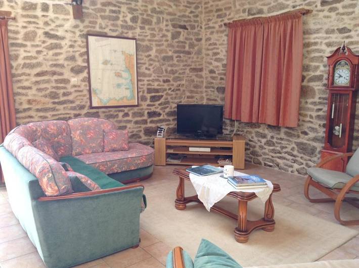 Location de vacances pour 2 personnes, avec jardin et terrasse, adapté aux familles dans Le Mené - 2