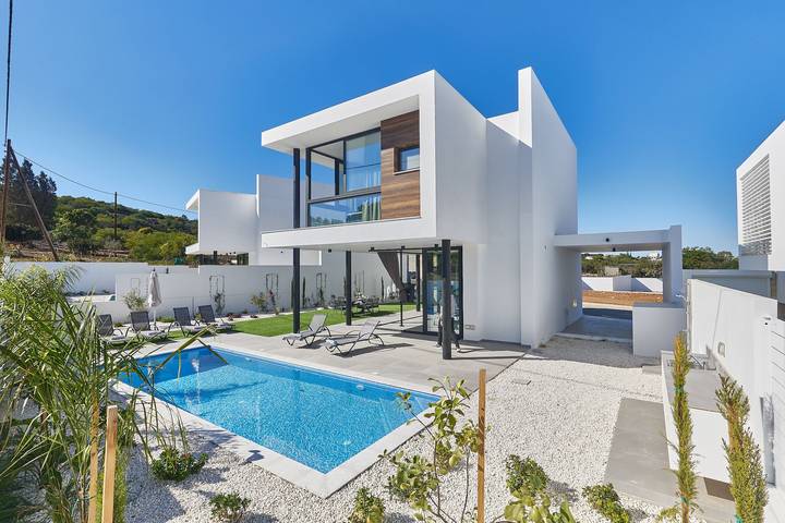 Ferienhaus für 6 Personen, mit Garten und Pool sowie Balkon in Europa - 2