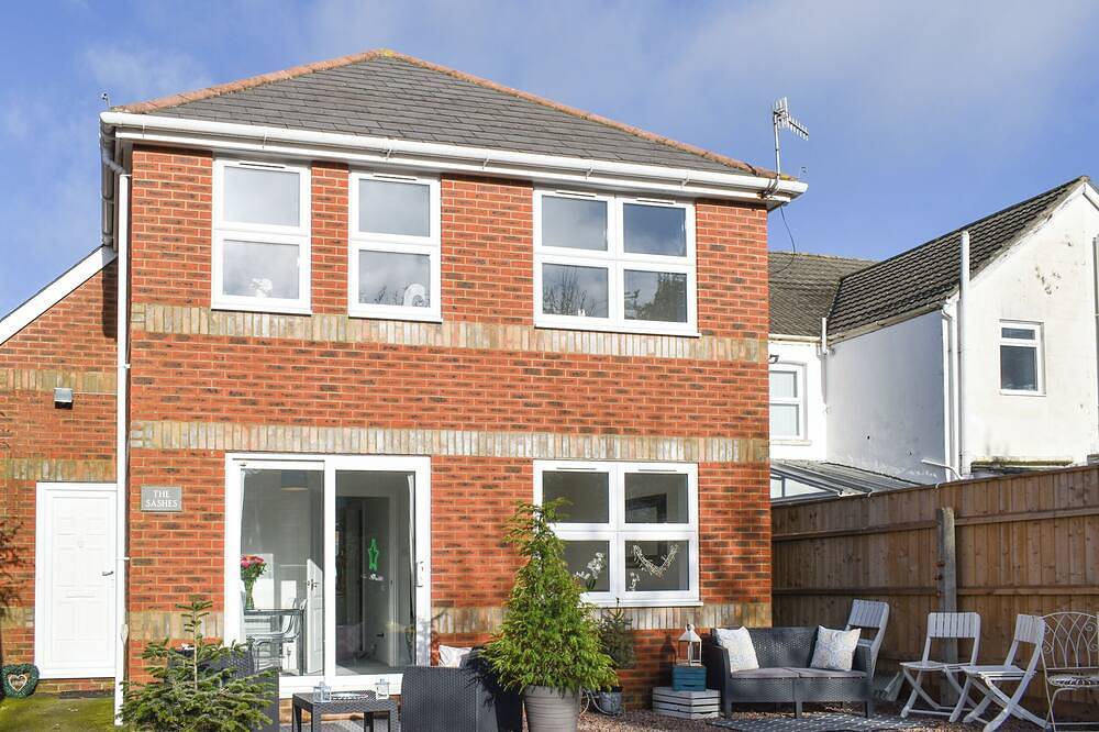 Cottage for 4 People in Poole, South West England