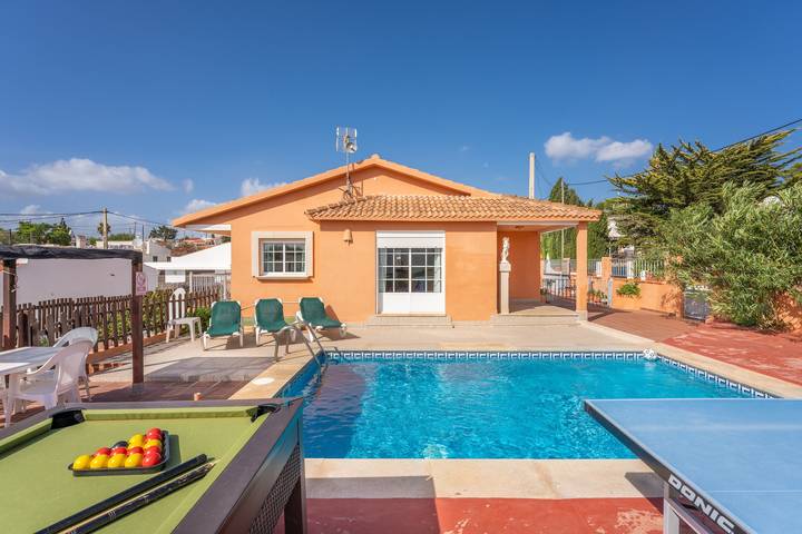 Casa de vacaciones familiar "Flor de Lis" con piscina, terraza y Wi-Fi in Cala en Porter, Municipio de Alaior