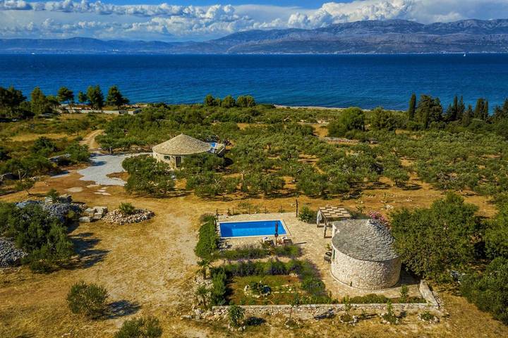 Villa für 2 Personen, mit Ausblick und Garten sowie Pool und Terrasse, mit Haustier in Kroatien - 4