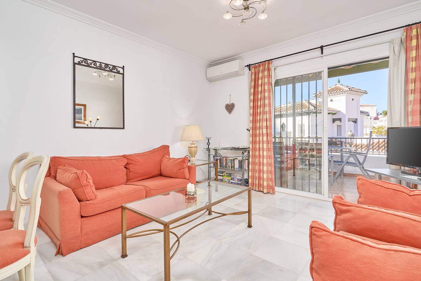 Feriehus for 6 personer med børnepool in Playa de Burriana, Nerja