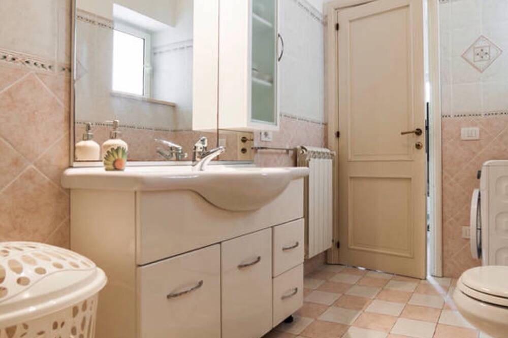 Entire apartment, Ulysses Apartment 5P in Sperlonga, Latina Province