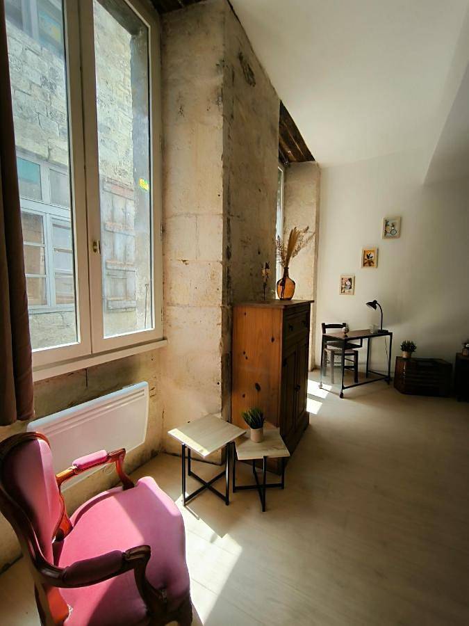 Appartement entier, One-Bedroom Apartment in Auch, Gers