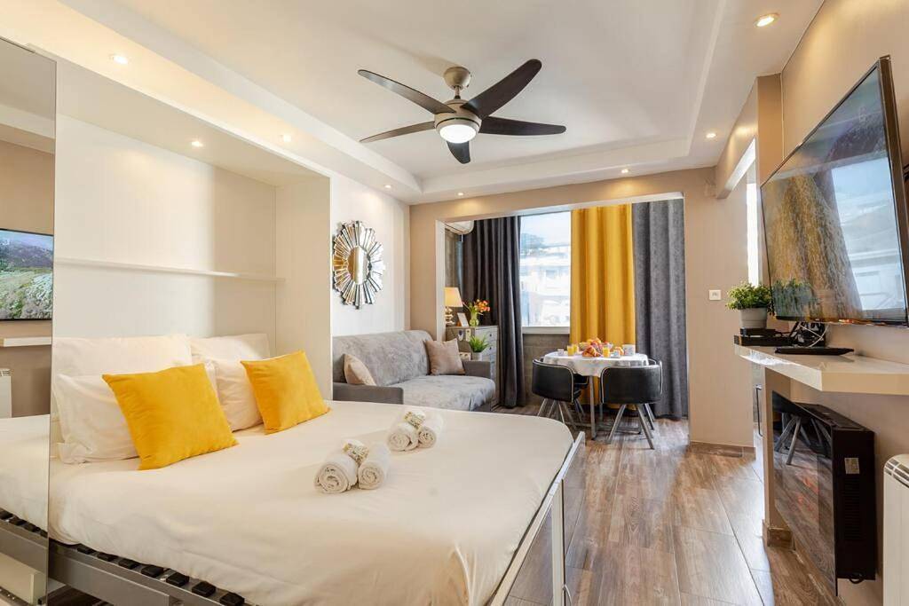 Appartement entier, One-Bedroom Apartment in Cannes, Côte méditerranéenne (France)