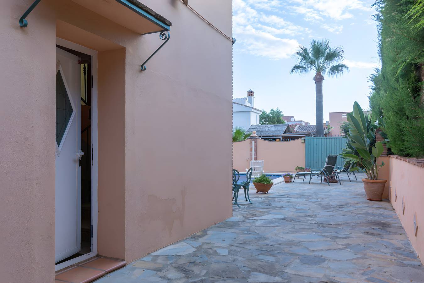 Ganze Wohnung, Apartment 'Ideal Vacaciones Sol, Playa' mit privatem Pool, privater Terrasse und Wlan in Las Chapas, Marbella
