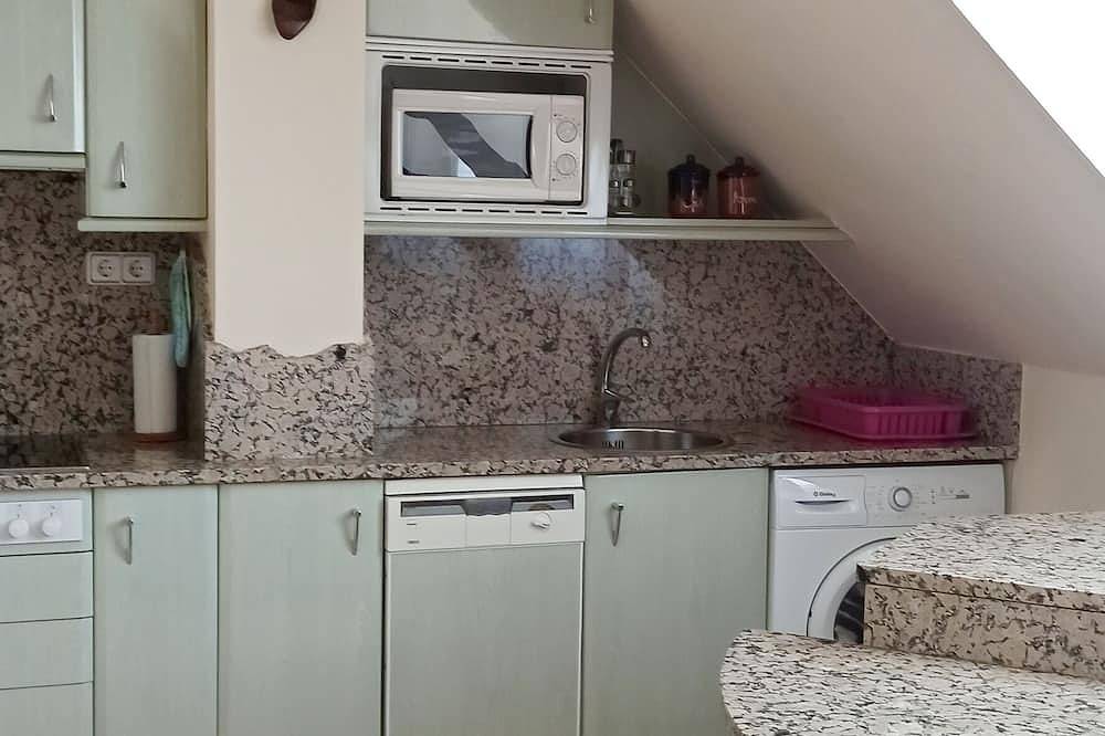 Entire apartment, Apartamento 1 Dormitorio Ainsa in Aínsa, Spanish Pyrenees