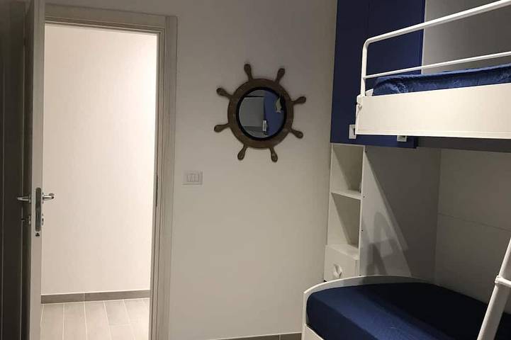 Wohnung 150 Meter vom Meer entfernt mit Terrasse und eigenem Garten. in Villa Rosa, Martinsicuro