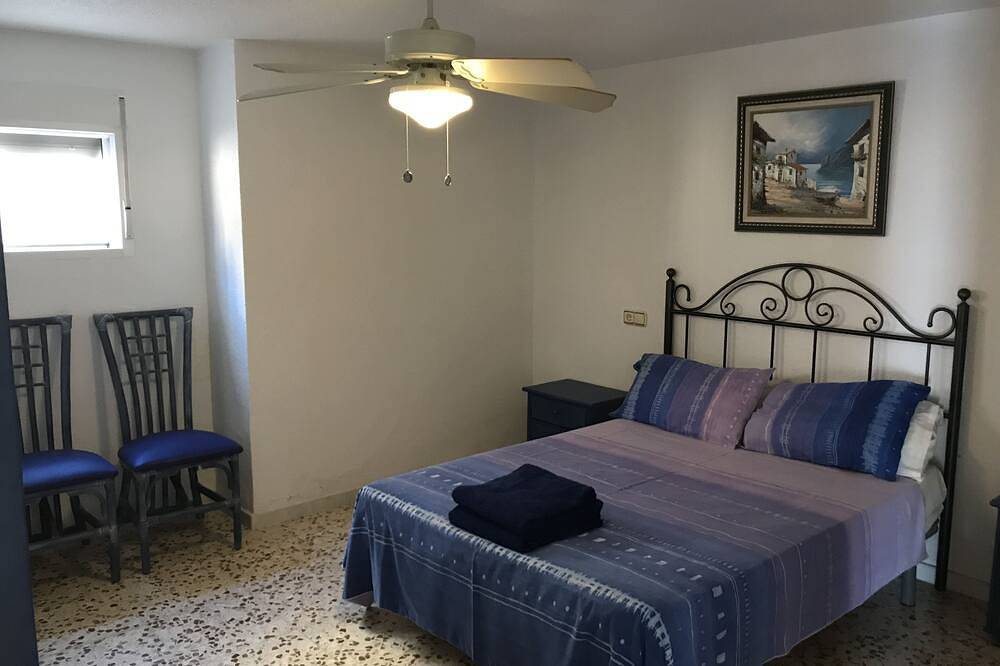 Villa en Alicante con aire acondicionado y una piscina privada con gran área de sol de azulejos segura in San Fulgencio, Costa Blanca