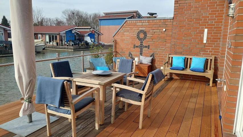 Ferienwohnung für 5 Personen, mit Terrasse und Seeblick sowie Ausblick in Leer und Umgebung - 2