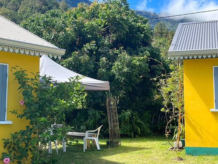 Location de vacances pour 4 personnes, avec vue ainsi que jardin et terrasse dans Cirque de Salazie - 2
